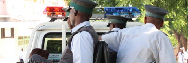 Dois agentes da Polícia de Protecção Civil foram mortos a tiro durante uma acção de patrulha no bairro de Hulene, arredores de Maputo.